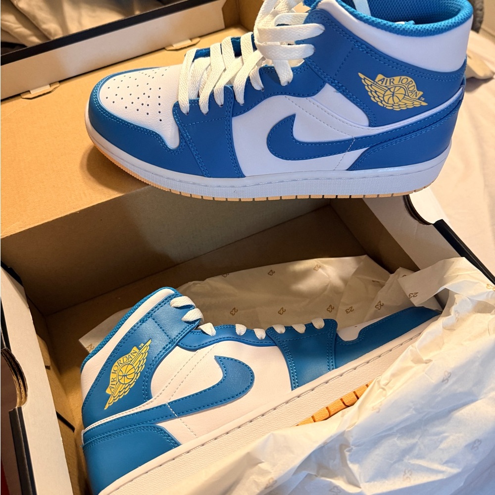 Nike Blue and White Women's Sneakers